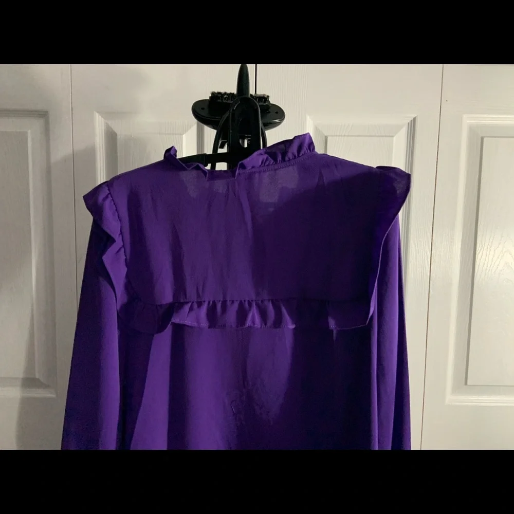 NWT Purple Blouse with Ruffles (XL12) - Picture 9 of 9